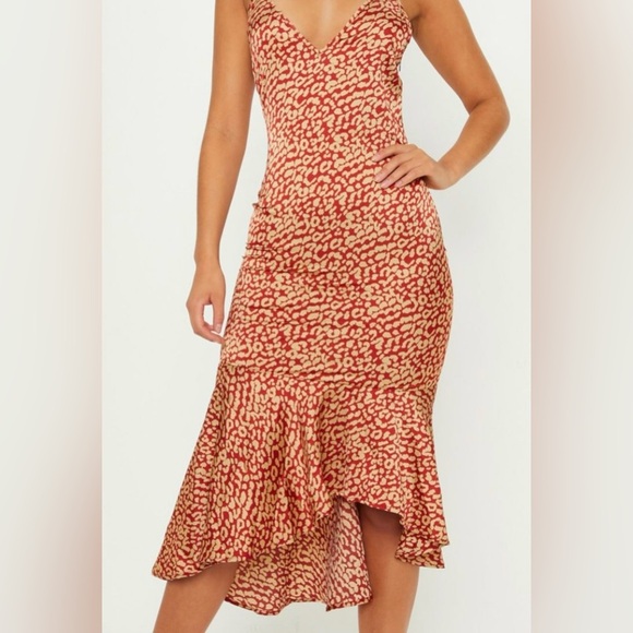 PrettyLittleThing Red Leopard Midi Dress NWT Size 4 Frill Hem Satin Look - Picture 6 of 7